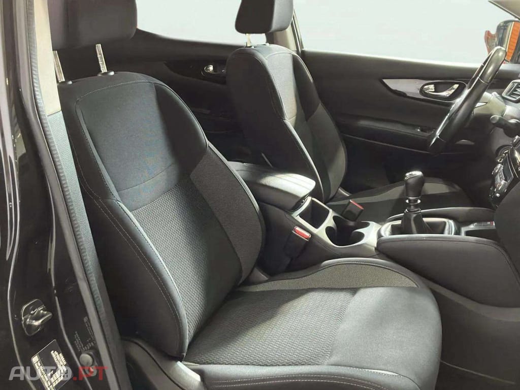 Nissan Qashqai 1.5 dCi N-Connecta J18