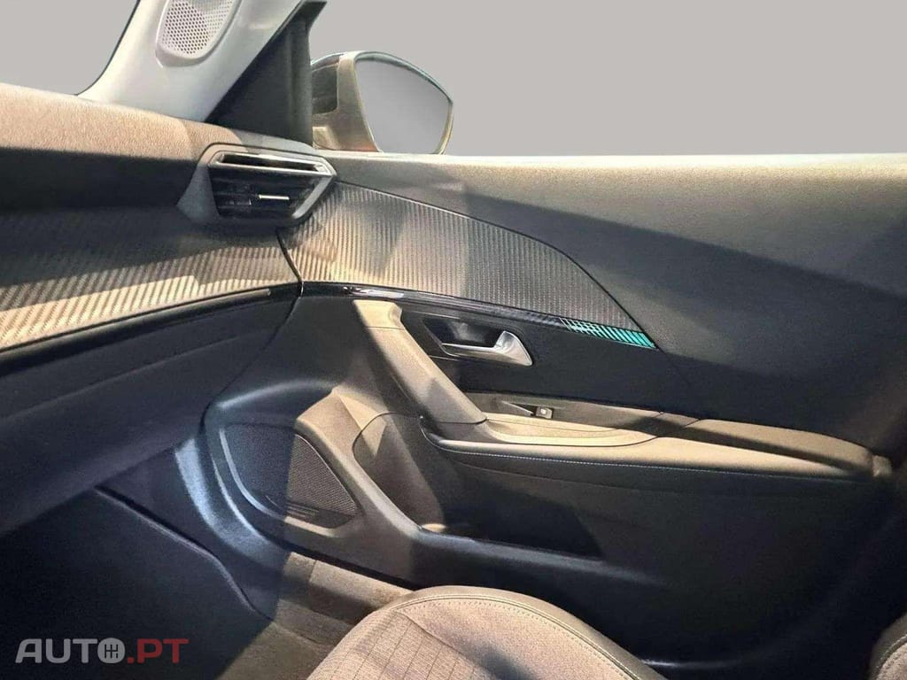 Peugeot E-2008 Allure 