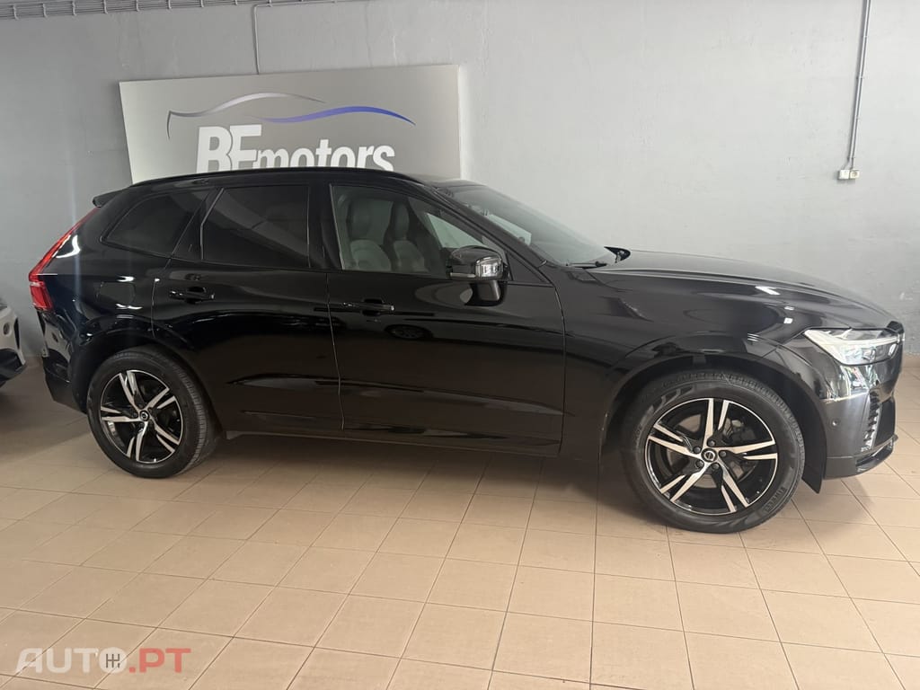 Volvo XC60 2.0 B4 Plus Dark