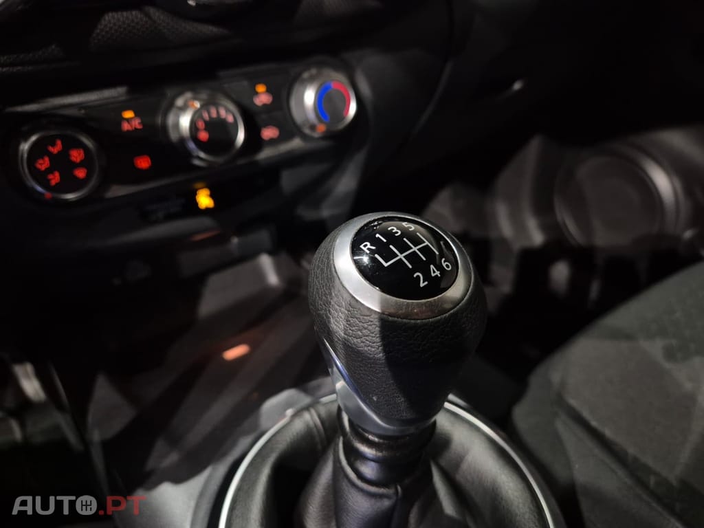 Nissan Juke 1.0 DIG-T CONNECTA — fotografia 9