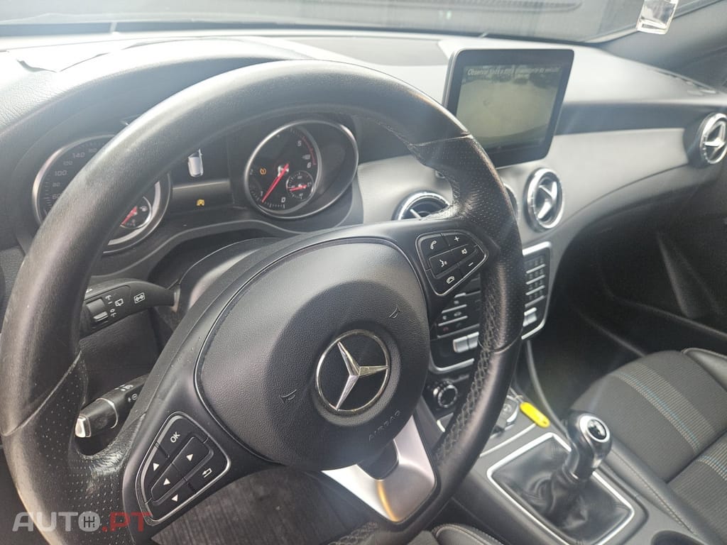 Mercedes-Benz CLA 180 d Shooting Brake