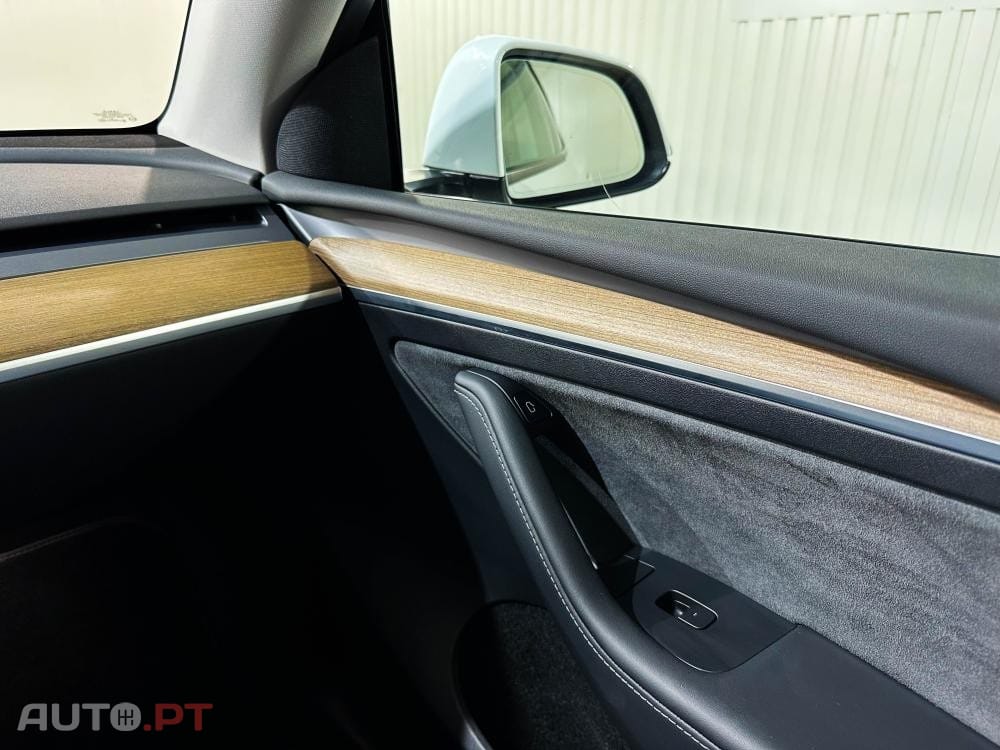 Tesla Model Y Long Range Dual Motor AWD