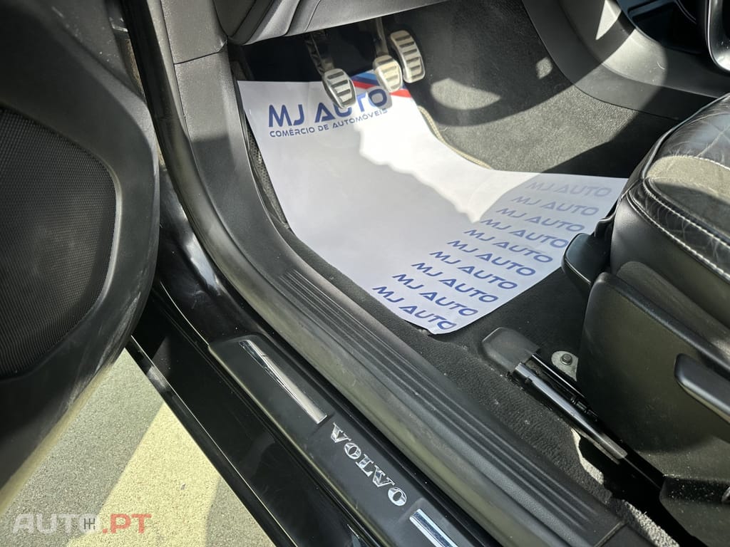 Volvo V40 2.0 D4 R-Design