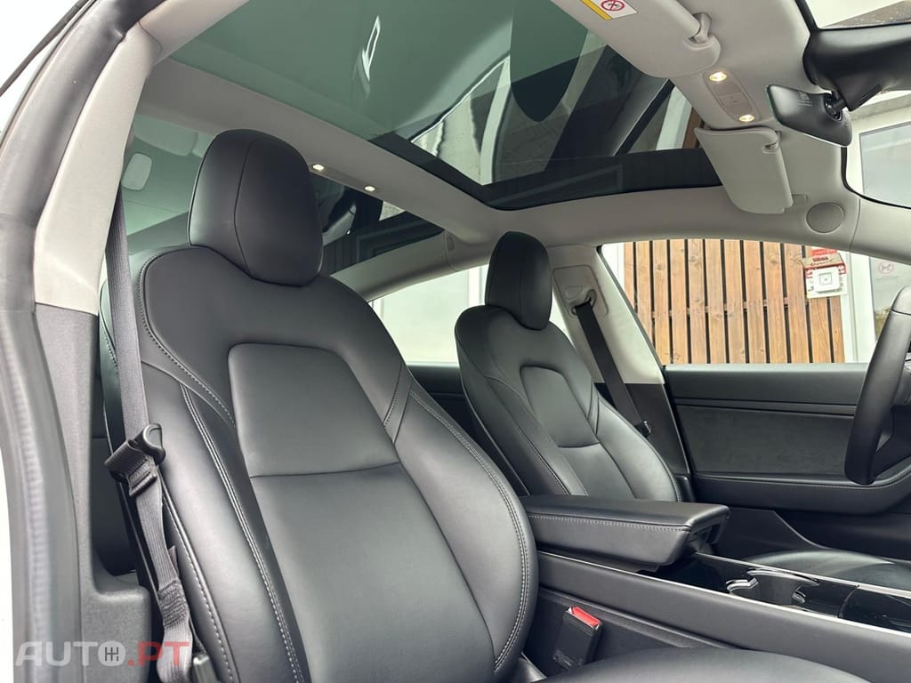 Tesla Model 3 Long-Range RWD