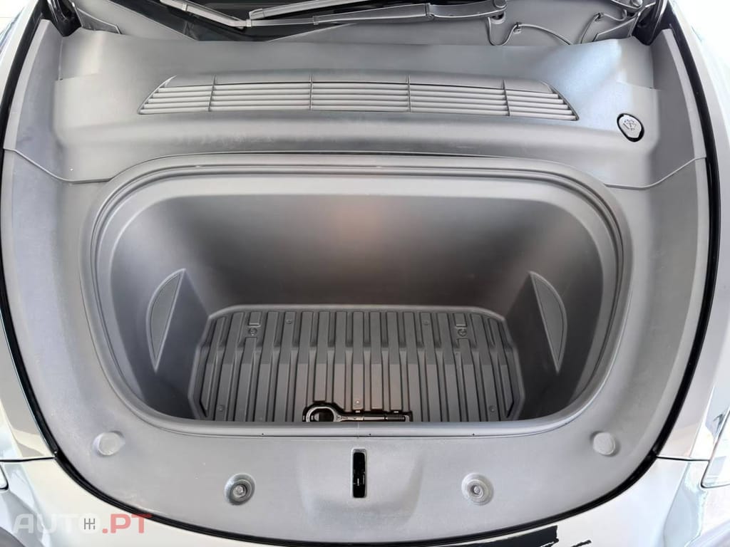 Tesla Model Y Long Range Tração Traseira