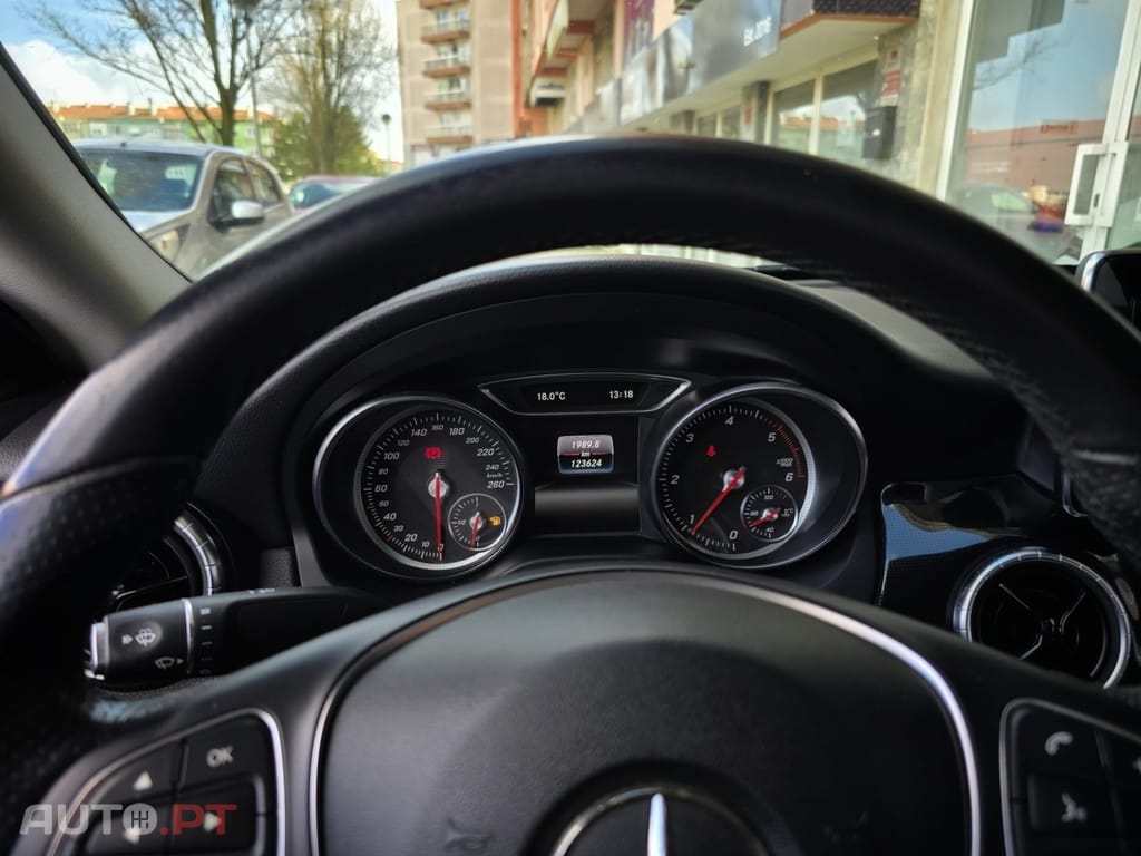 Mercedes-Benz CLA 180 d Urban