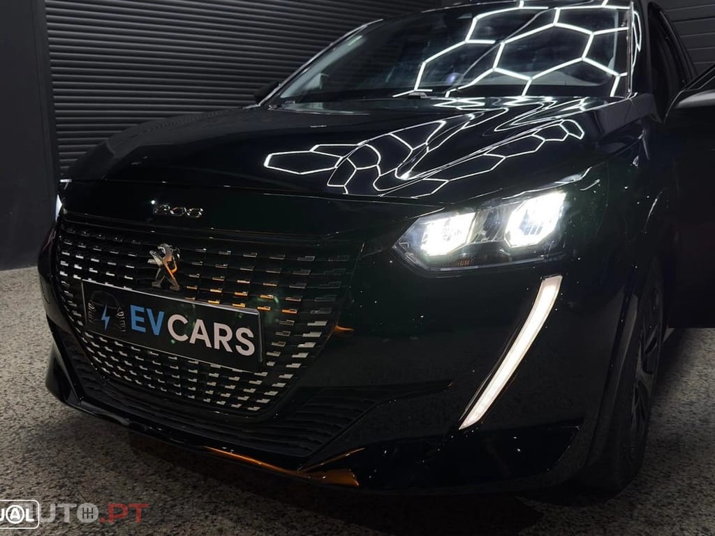 Peugeot E-208 50 kWh Allure Pack