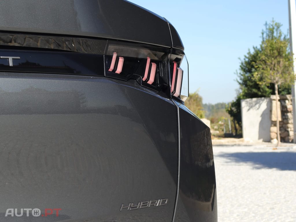 Peugeot 3008 1.2 Hybrid Allure e-DCS6