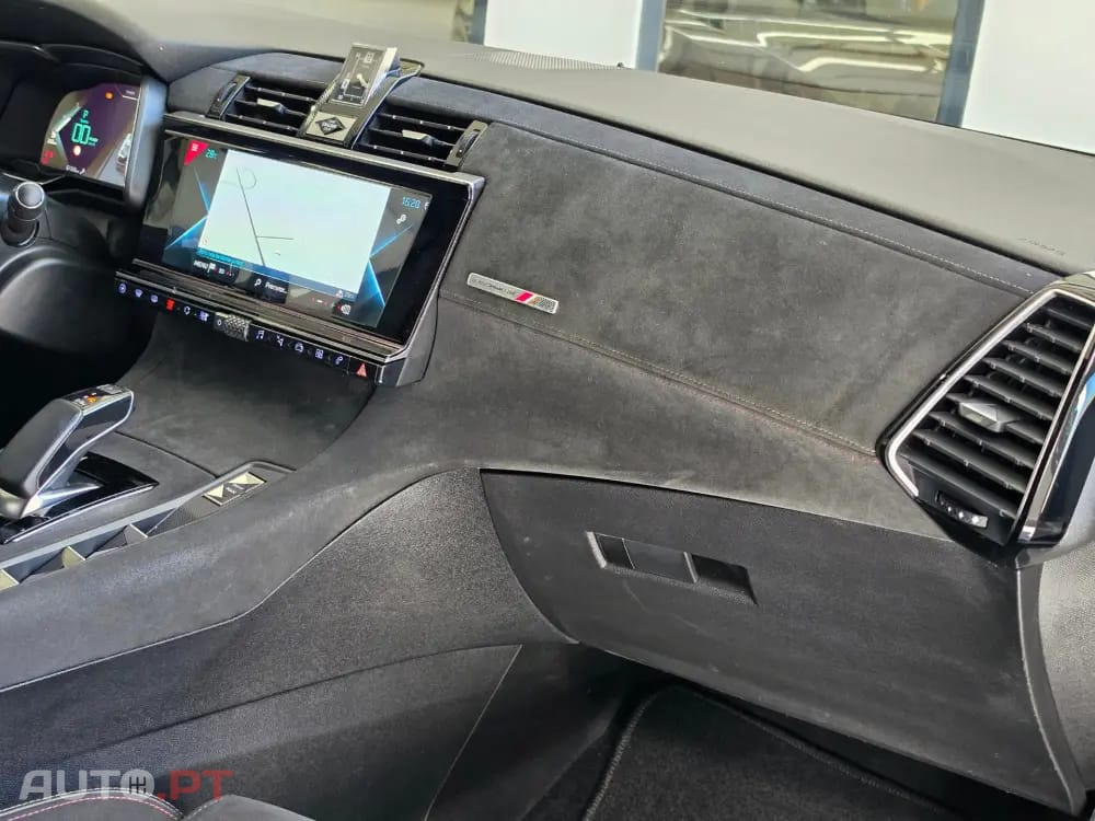 DS DS7 Crossback E-Tense Performance Line EAT8