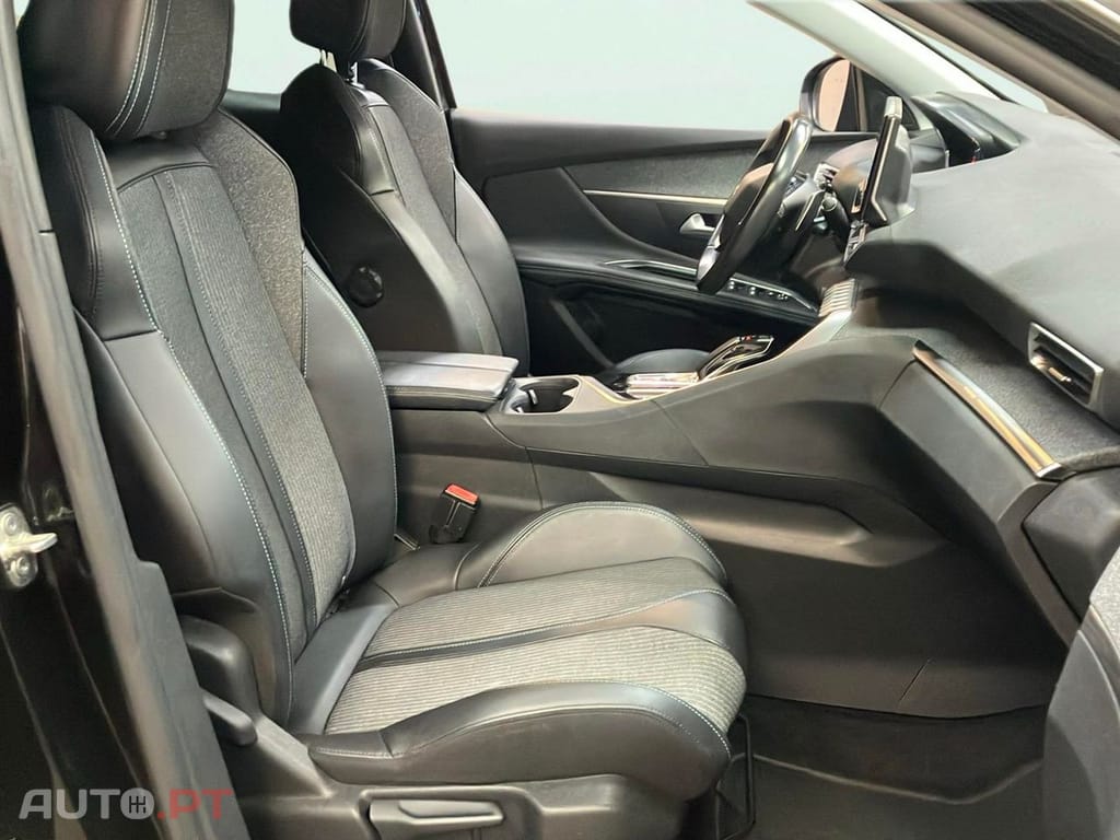 Peugeot 3008 1.6 Hybrid Allure e-EAT8