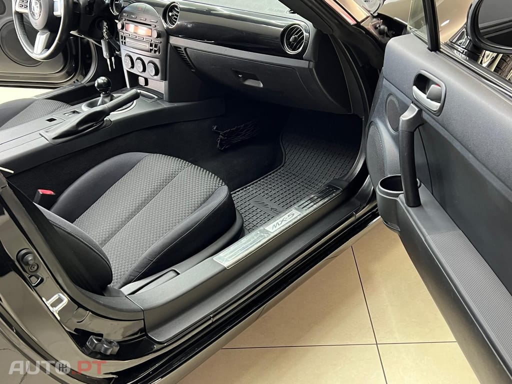 Mazda MX-5 1.8 MZR Emotion
