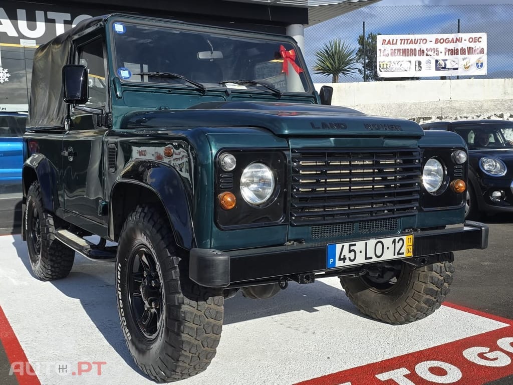 Land Rover Defender 90 SW 2.4 CRD S