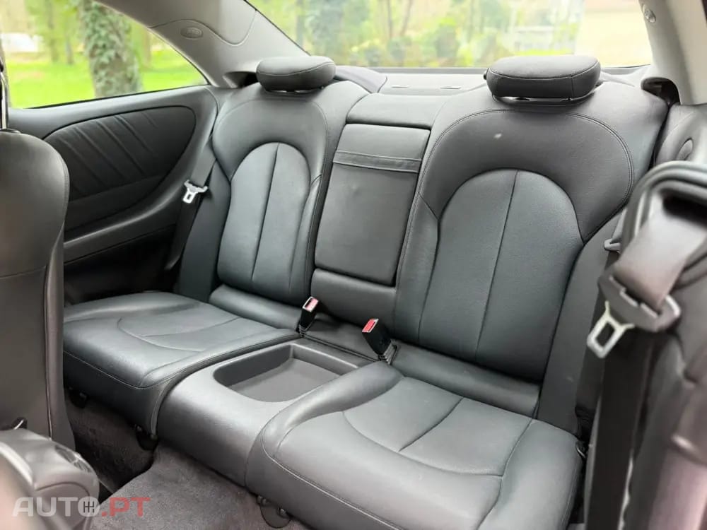 Mercedes-Benz CLK 240 Outro
