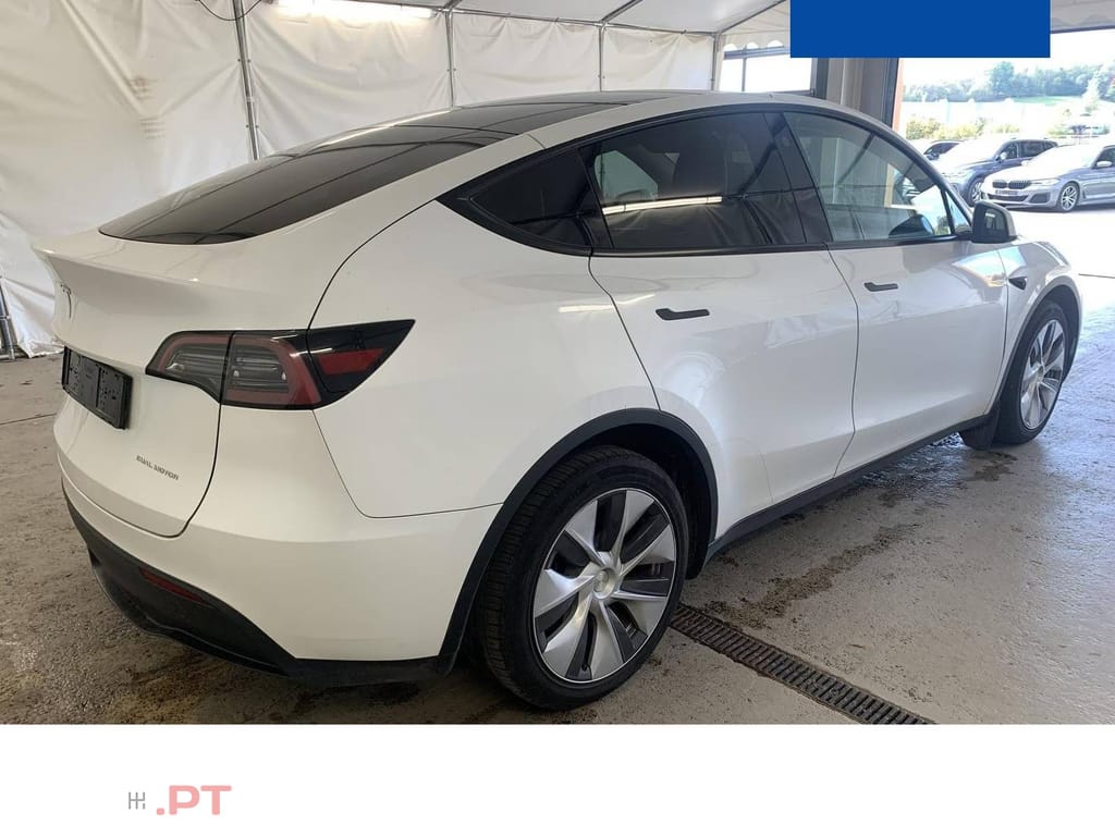 Tesla Model Y Long Range
