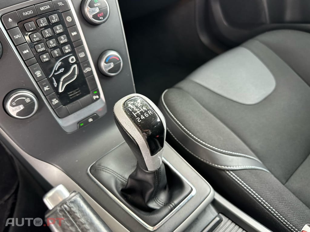Volvo V40 2.0 D2 Momentum Eco