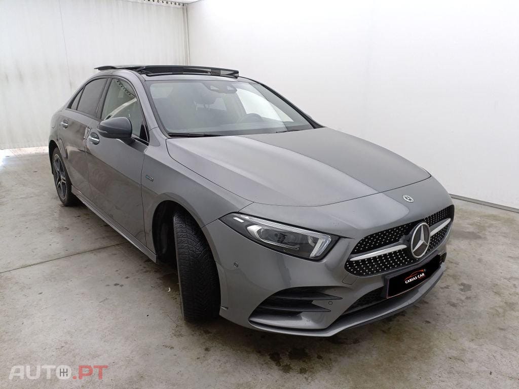 Mercedes-Benz A 250 e AMG Line