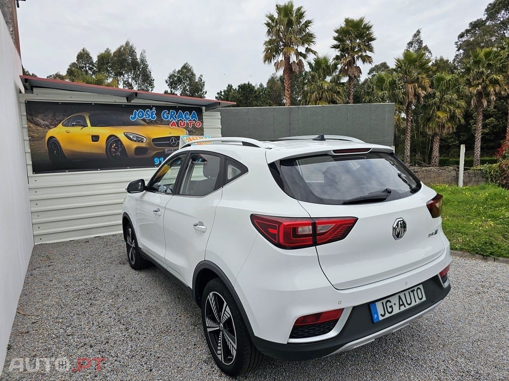 MG ZS EV 44.5 kWh Luxury