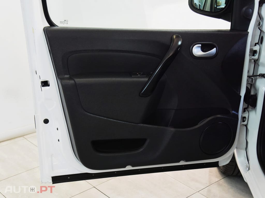 Renault Kangoo 1.5 Blue dCi L1 Business — fotografia 21