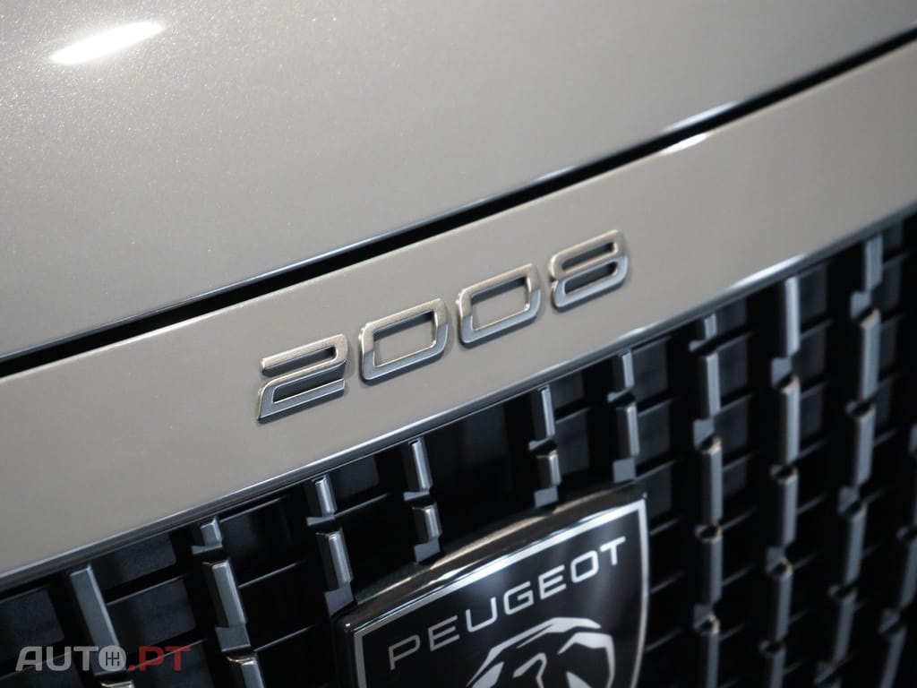 Peugeot 2008 1.2 Hybrid Allure e-DCS6