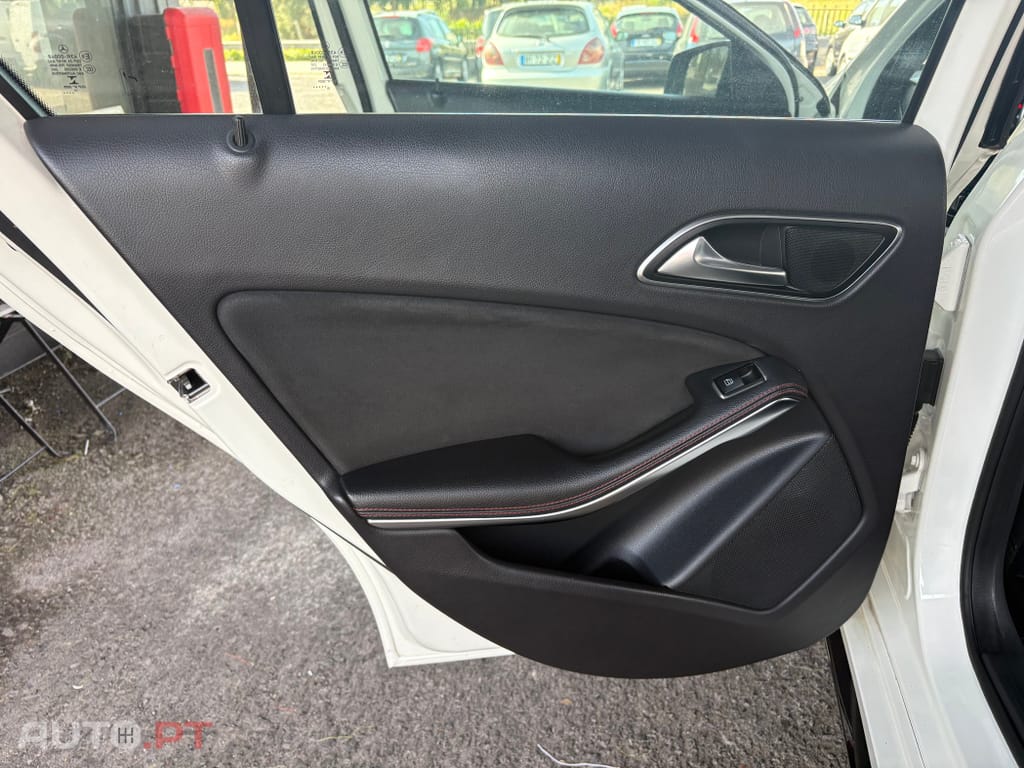 Mercedes-Benz A 180 d AMG Line