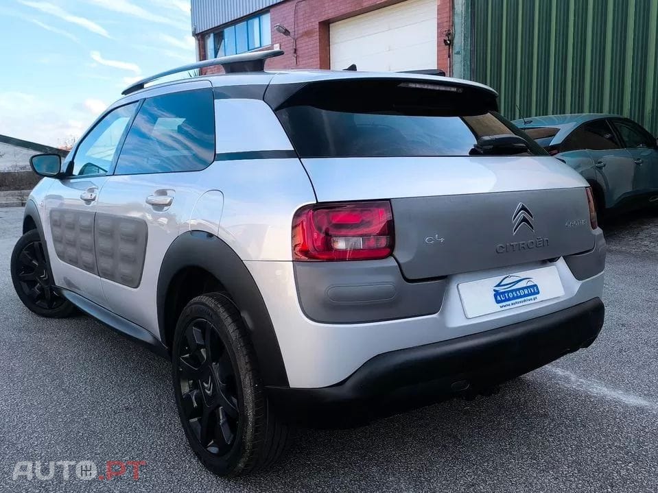 Citroën C4 Cactus 1.6 BlueHDi Shine ETG6 — fotografia 8