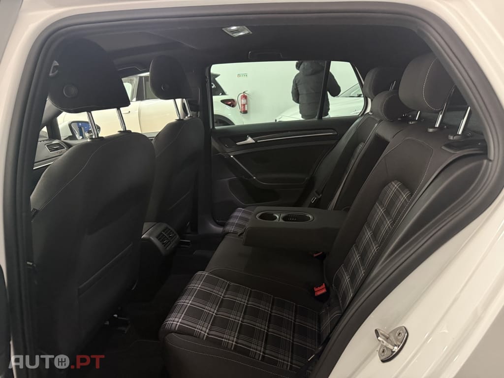 Volkswagen Golf 2.0 TDi GTD