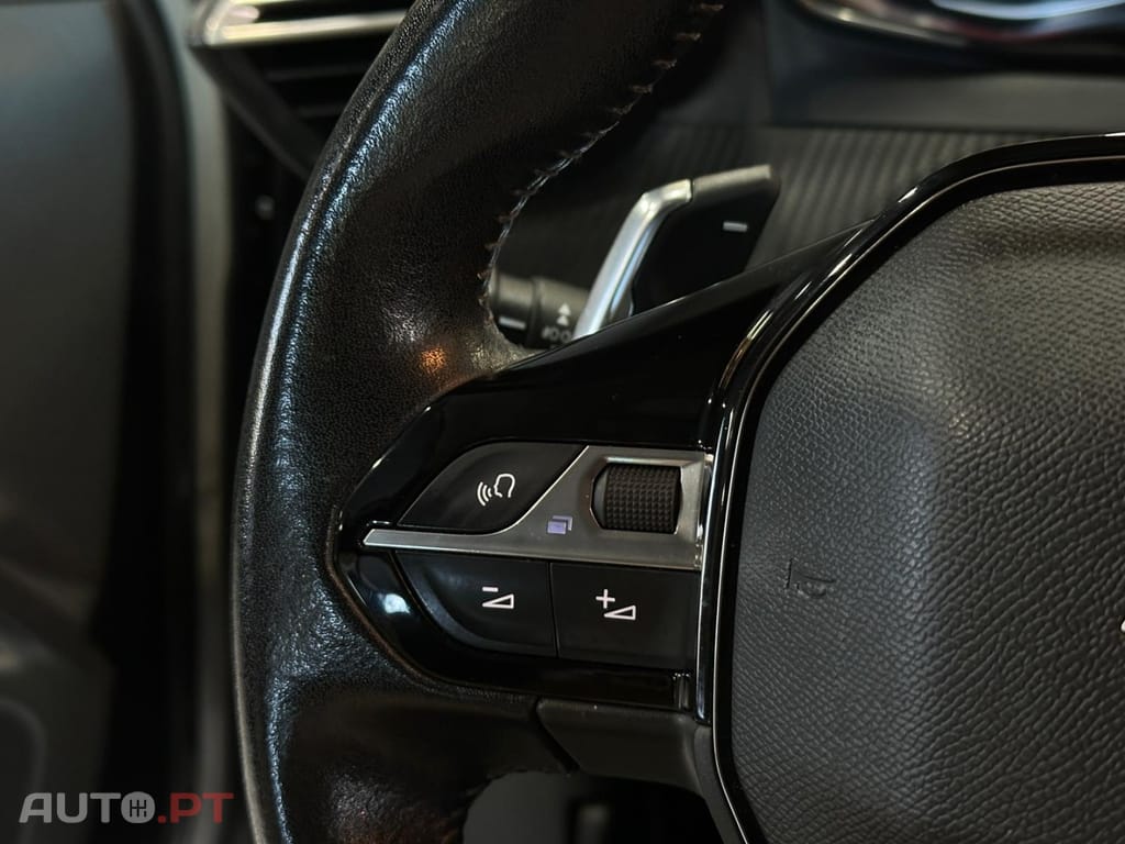 Peugeot 2008 1.2 PureTech Allure Pack EAT8