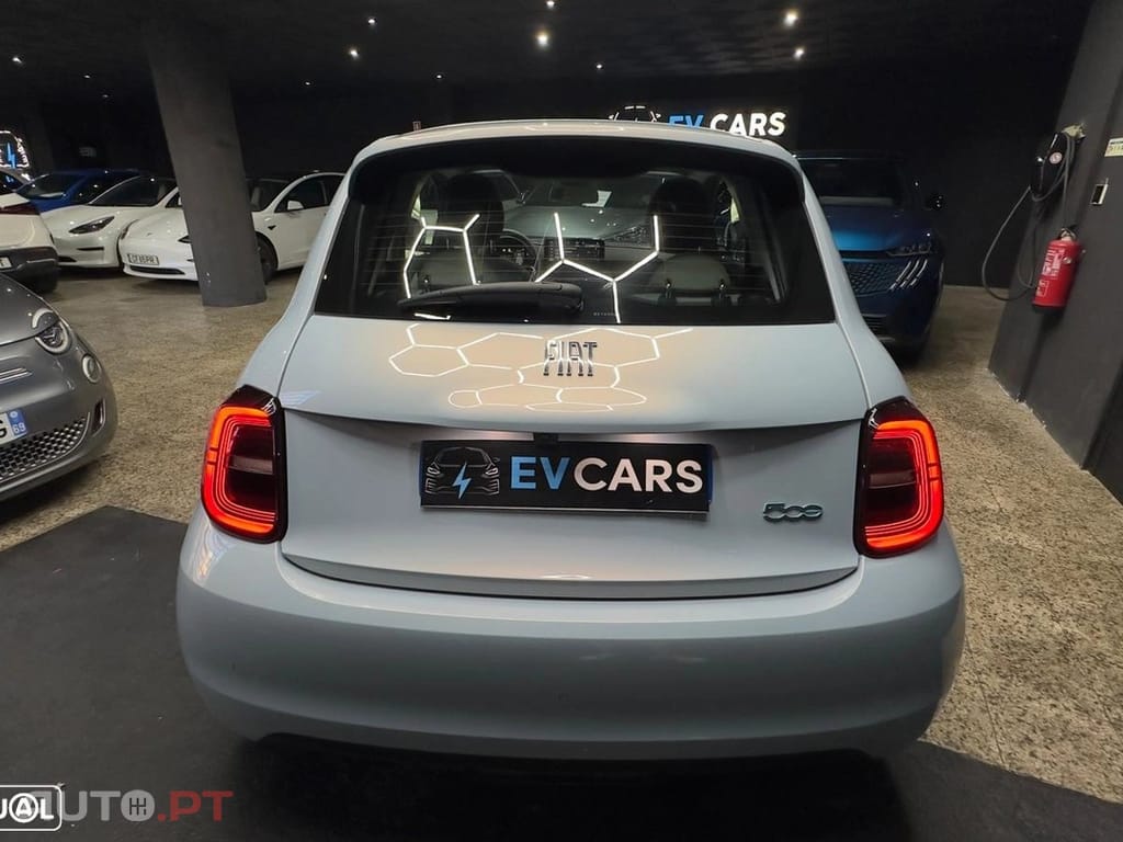 Fiat 500e La Prima