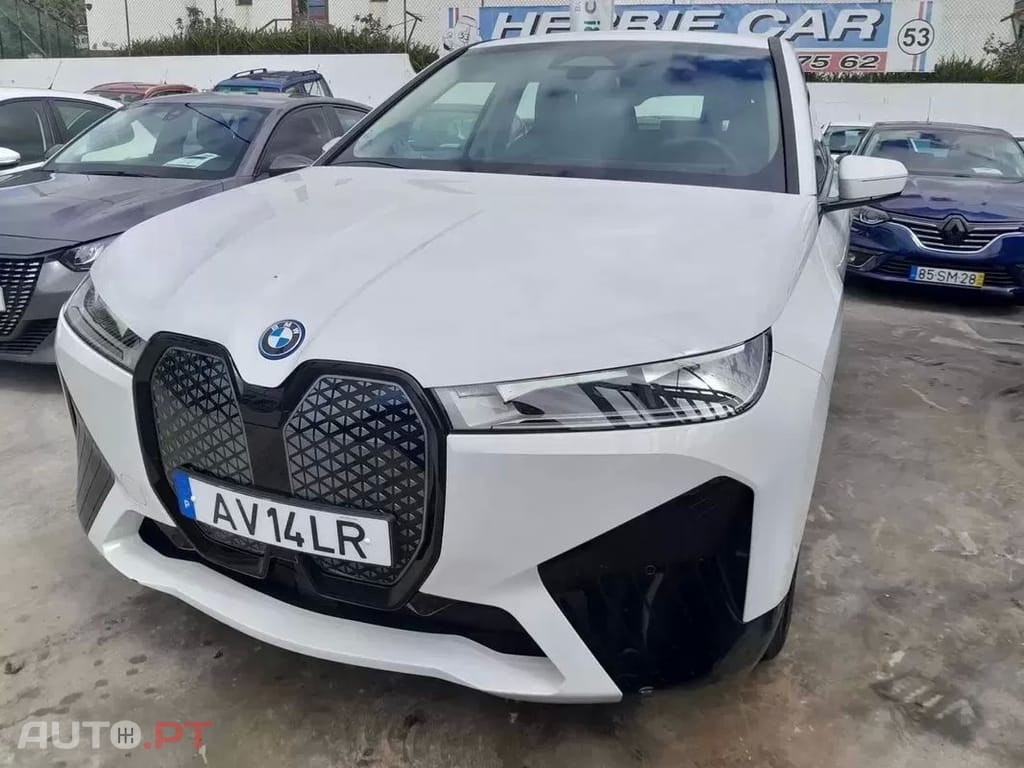 BMW iX xDrive 40 Pack Desportivo