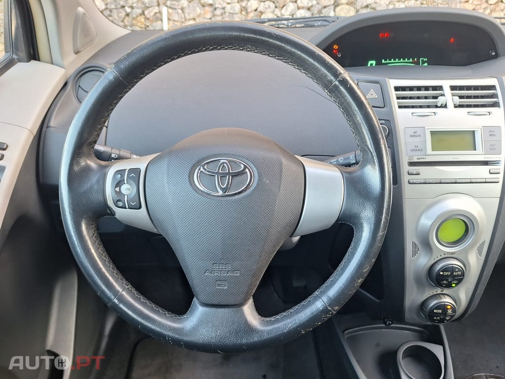 Toyota Yaris 1.0 VVT-i Sol High Pack