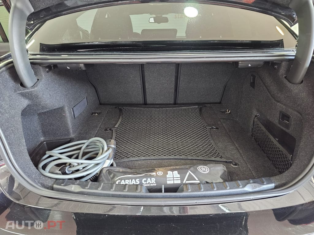 BMW 330 iPerformance Pack M