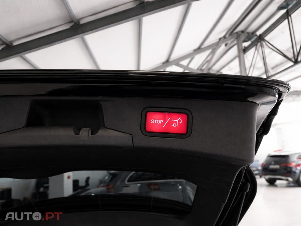 Mercedes-Benz C 220 d Station 9G-TRONIC Night Edition — fotografia 21