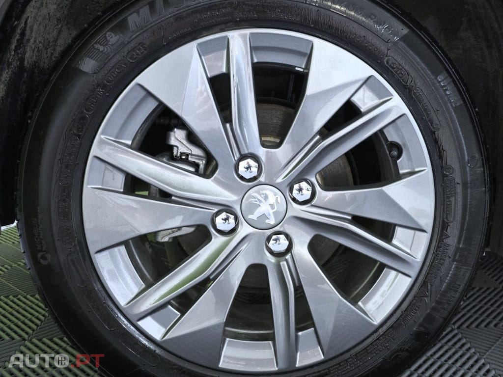 Peugeot E-208 50 kWh Allure Pack