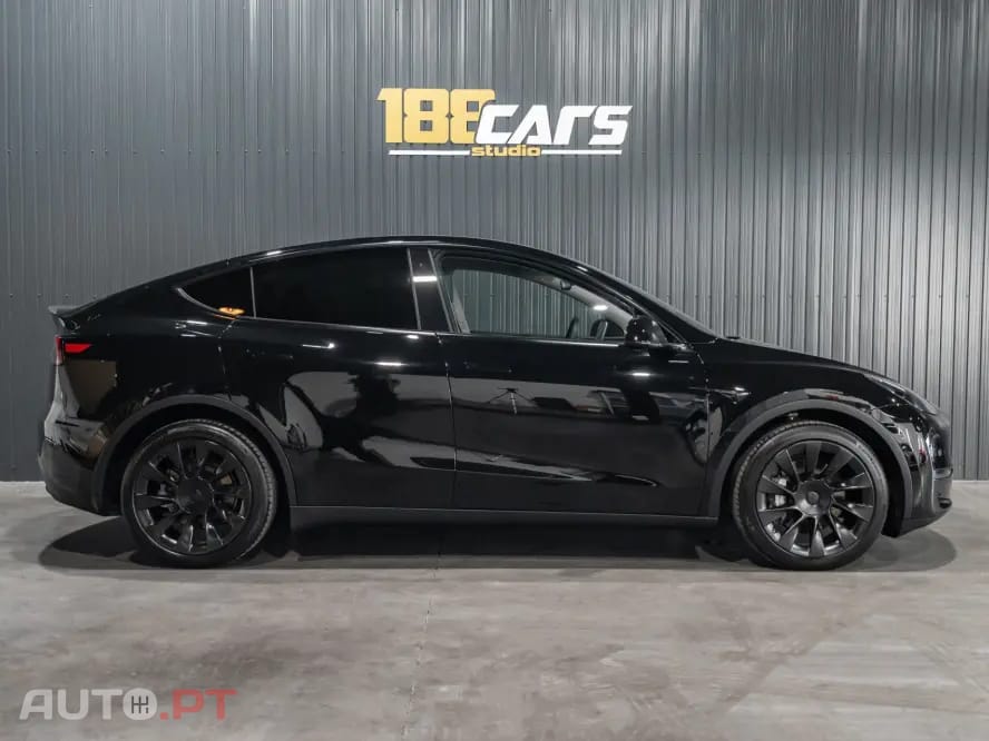 Tesla Model Y Long Range Dual Motor AWD