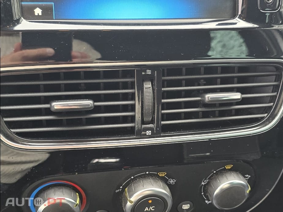 Renault Clio 0.9 TCe Limited Bi-Fuel