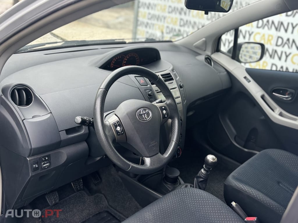 Toyota Yaris 1.33 VVT-i Comfort+AC