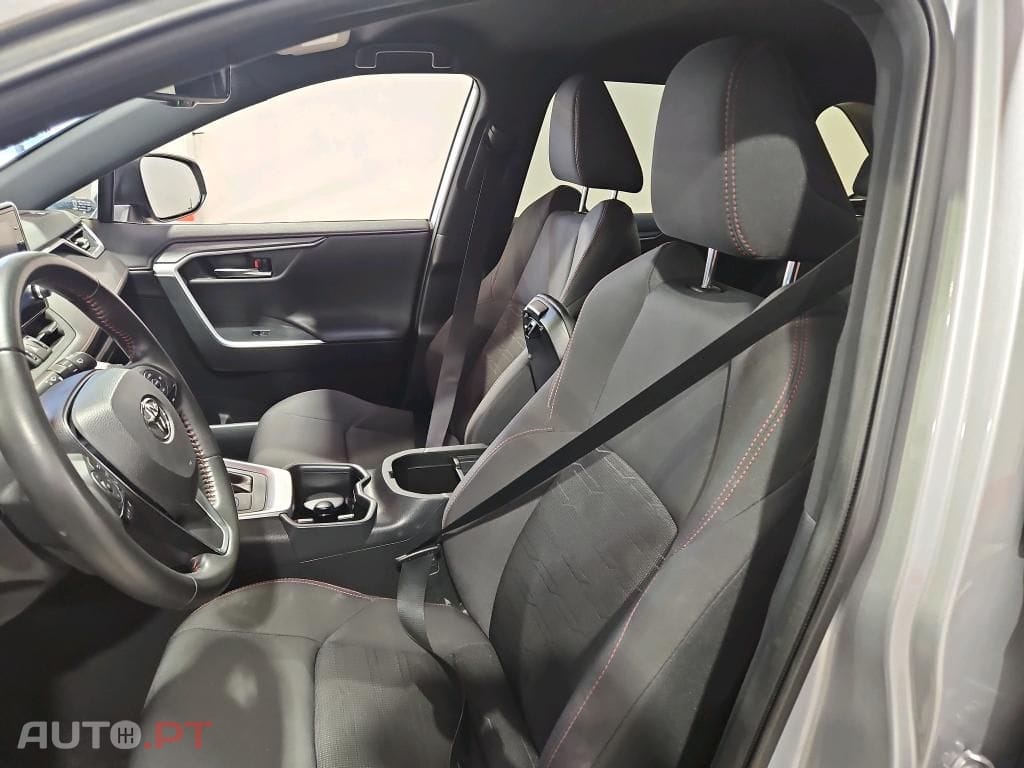 Toyota RAV4 2.5 HDF Comfort AWD-i