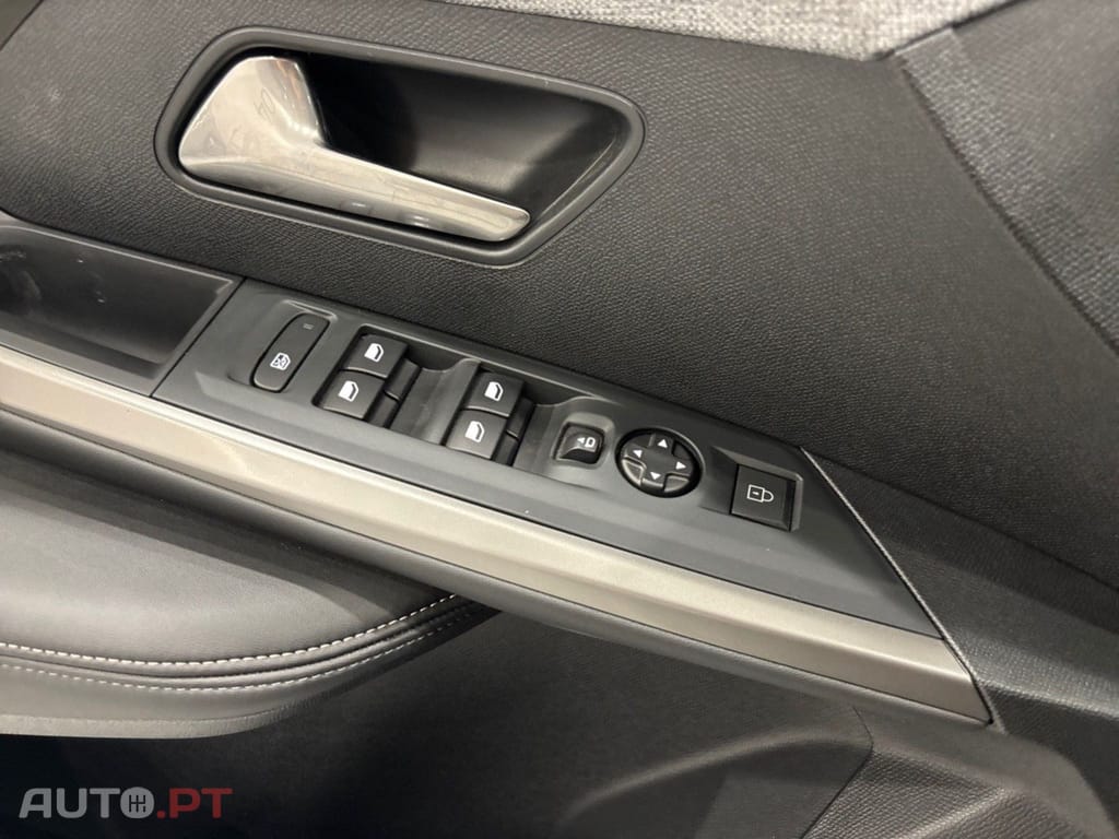 Peugeot 3008 Hybrid e-DCS6 Allure I.V.A DEDUTIVEL