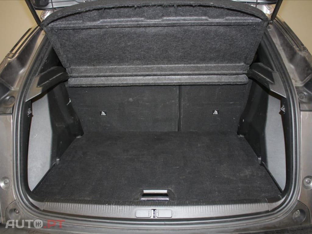 Peugeot 2008 1.5 BlueHDi Allure Pack EAT8