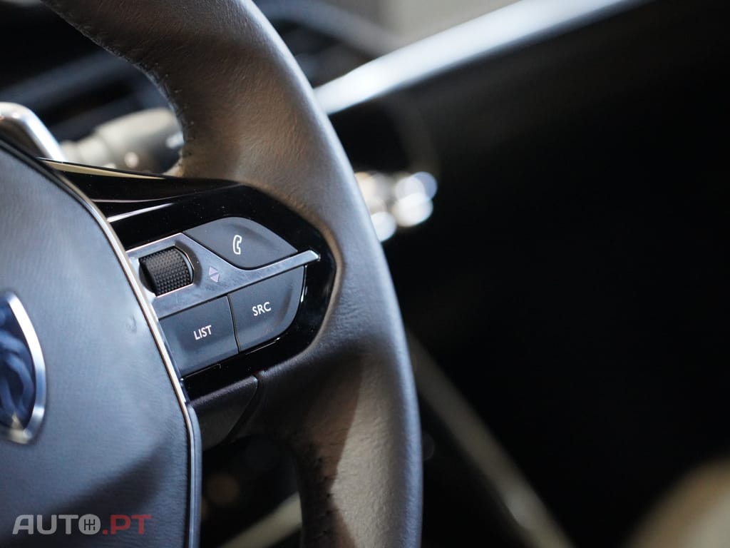 Peugeot 2008 1.2 PureTech Allure EAT8