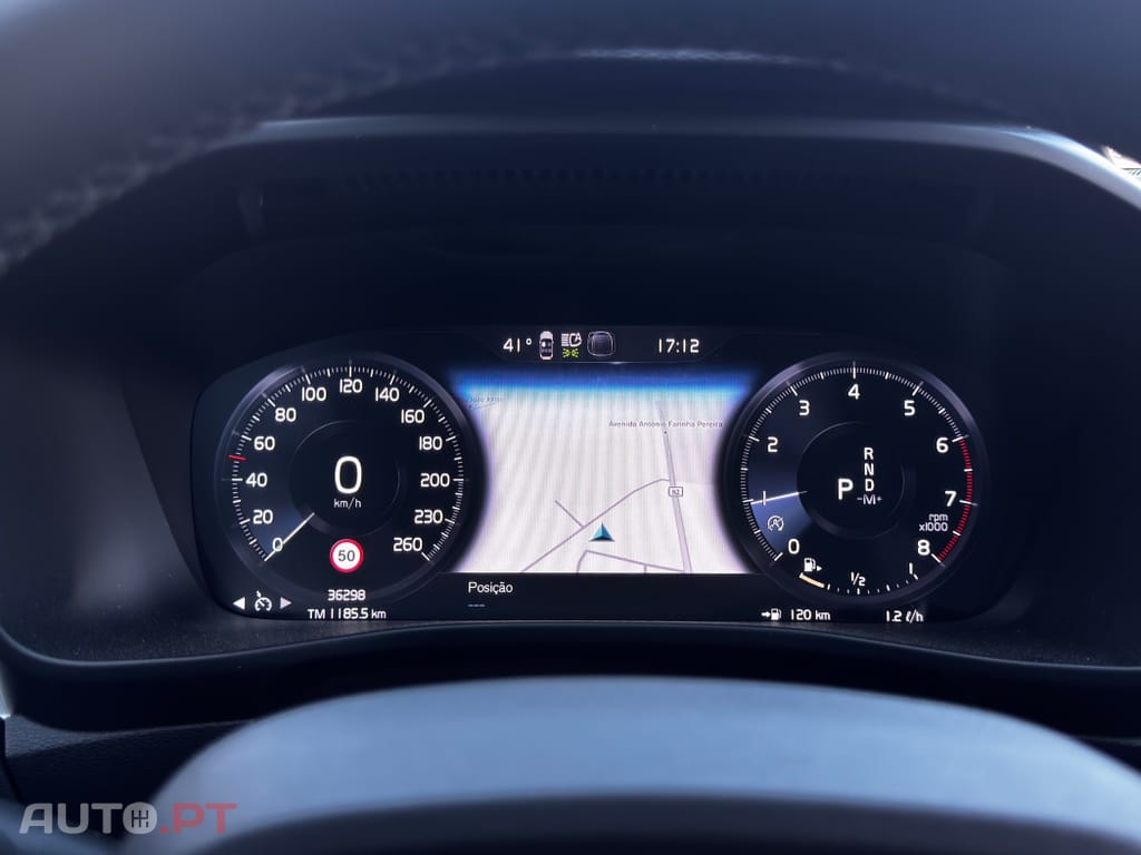 Volvo XC40 1.5 T2 Plus Dark Auto