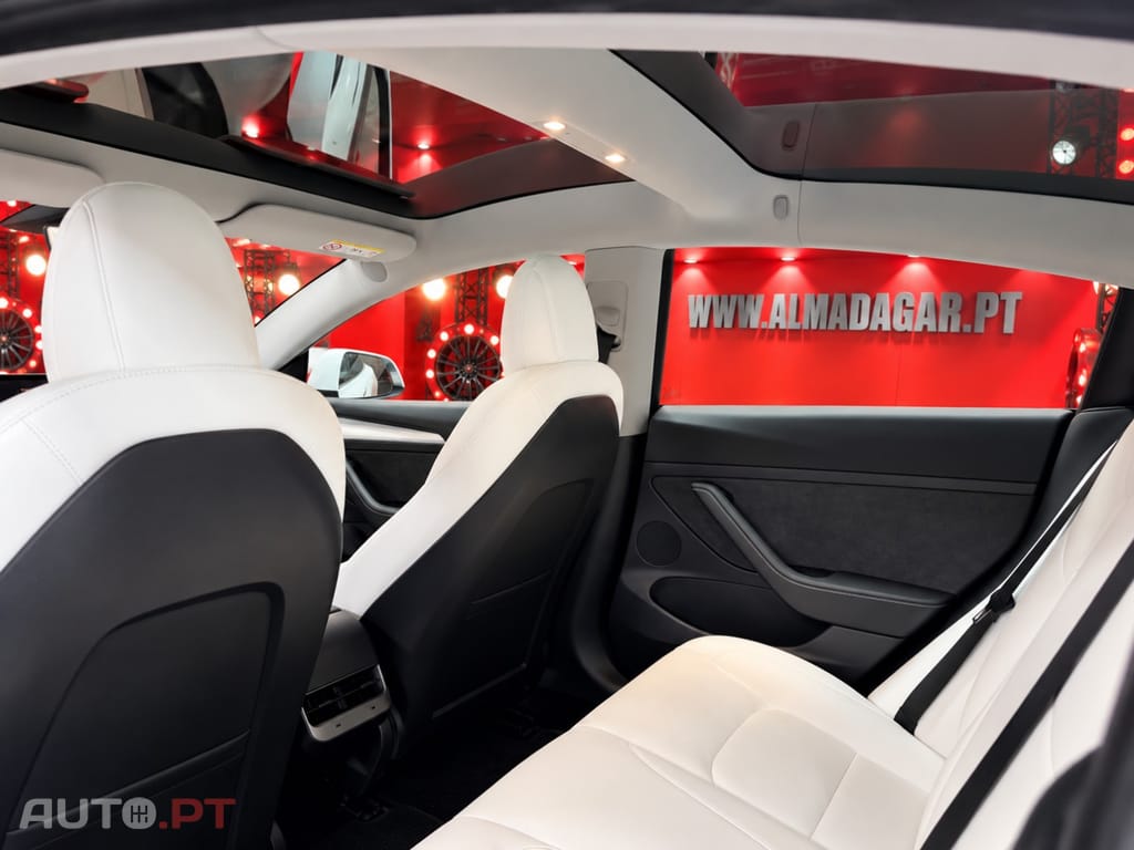 Tesla Model 3 Standard Range Plus RWD
