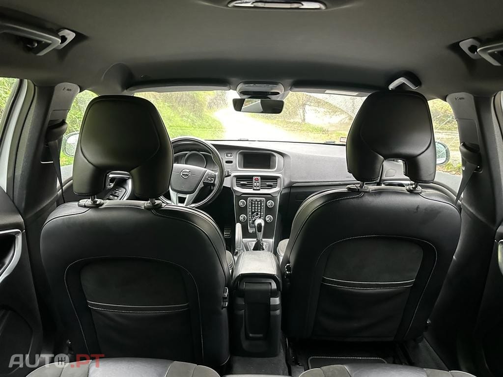 Volvo V40 2.0 D3 R-Design