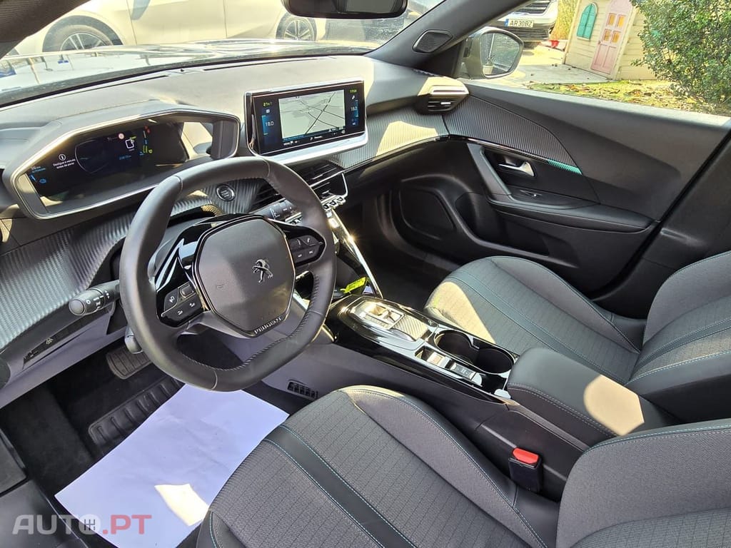 Peugeot E-2008 Allure