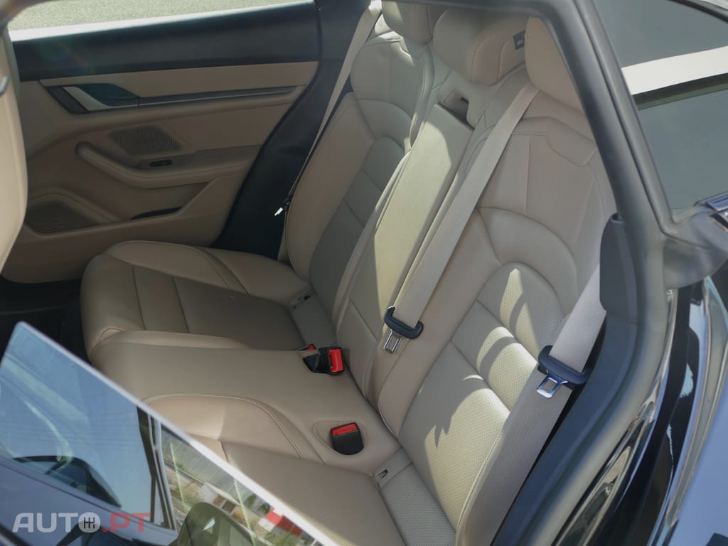 Porsche Taycan 4S