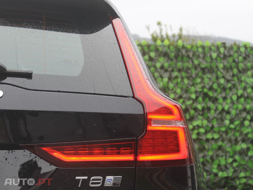 Volvo V60 2.0 T8 AWD TE R-Design