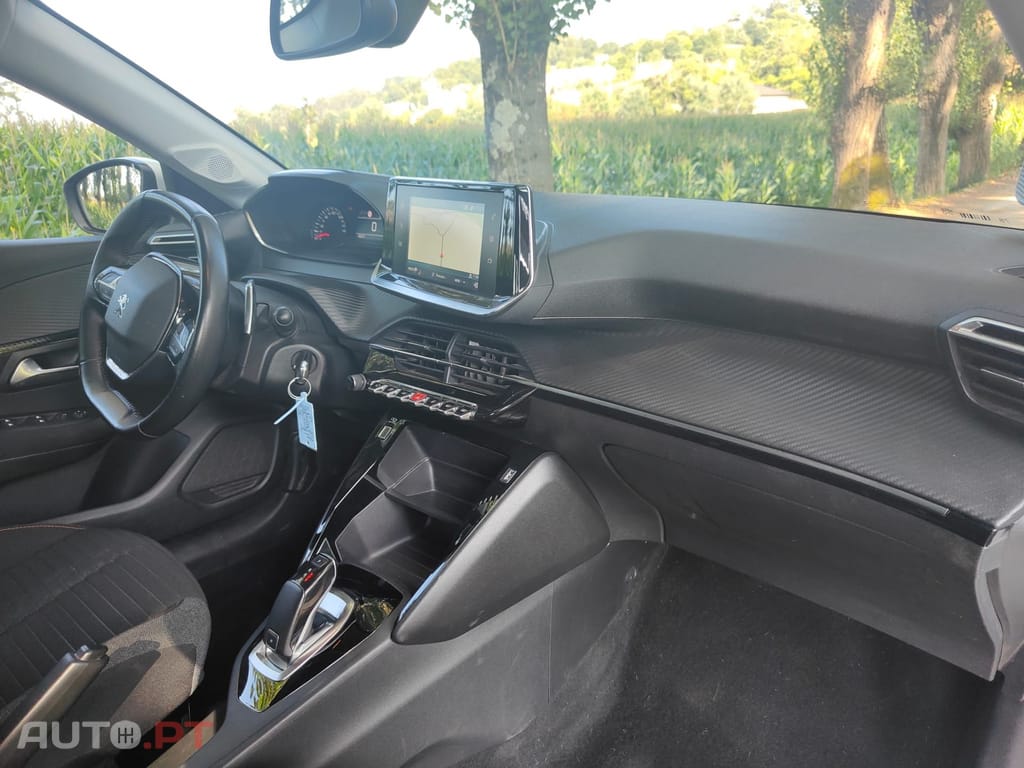 Peugeot 208  1.2 PureTech Allure EAT8