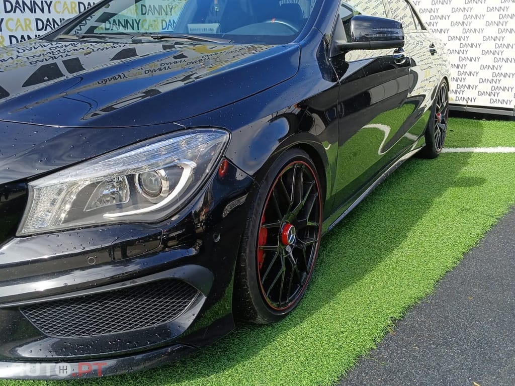 Mercedes-Benz CLA 45 AMG Performance