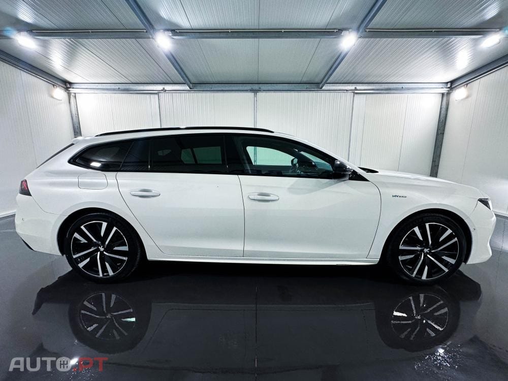 Peugeot 508 SW e-EAT8 225