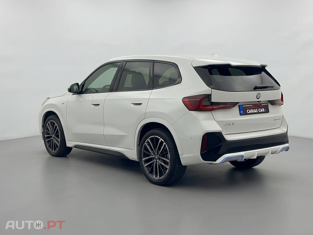 BMW iX1 xDrive30 Pack Desportivo M